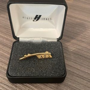 Brand new alpha xi delta quill pin